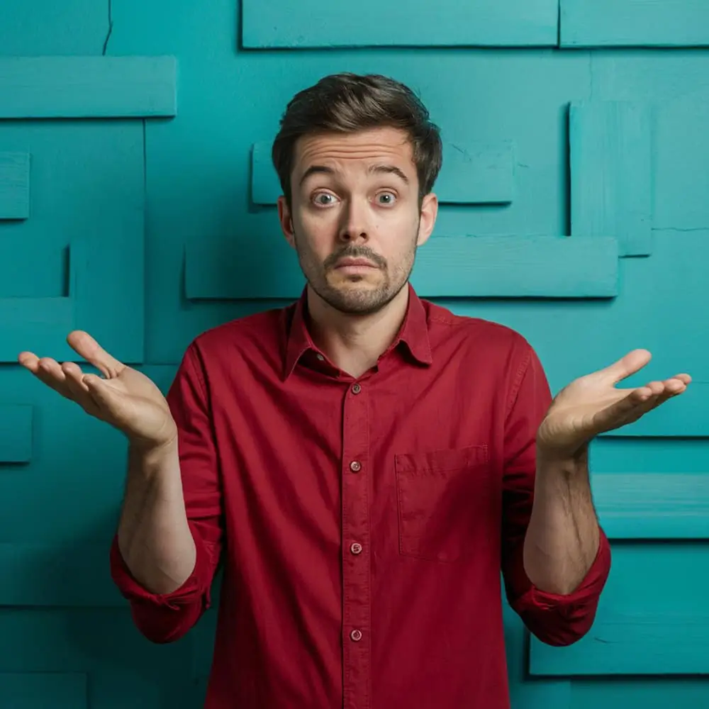 homme avec ses mains dans ses poches et le mot sur sa chemise